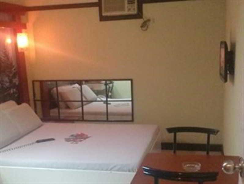 Hotel Sogo Edsa Caloocan Экстерьер фото