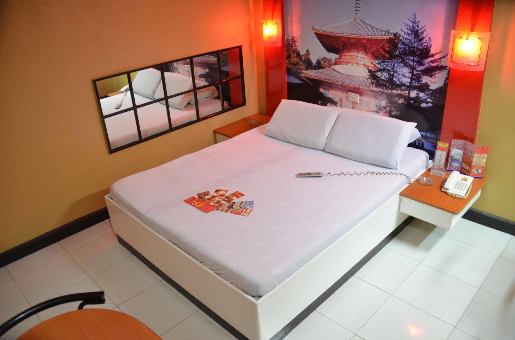 Hotel Sogo Edsa Caloocan Экстерьер фото