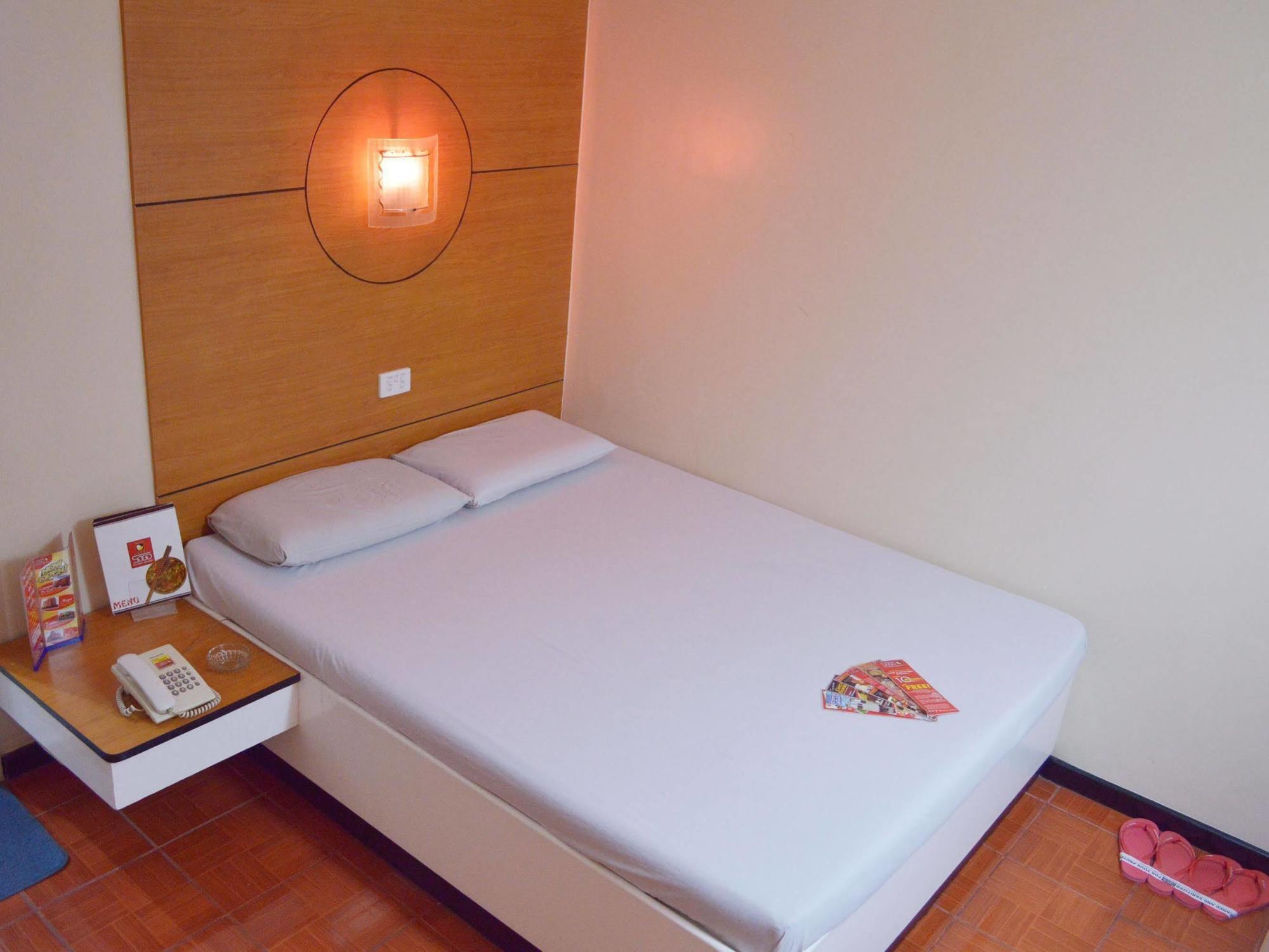 Hotel Sogo Edsa Caloocan Экстерьер фото