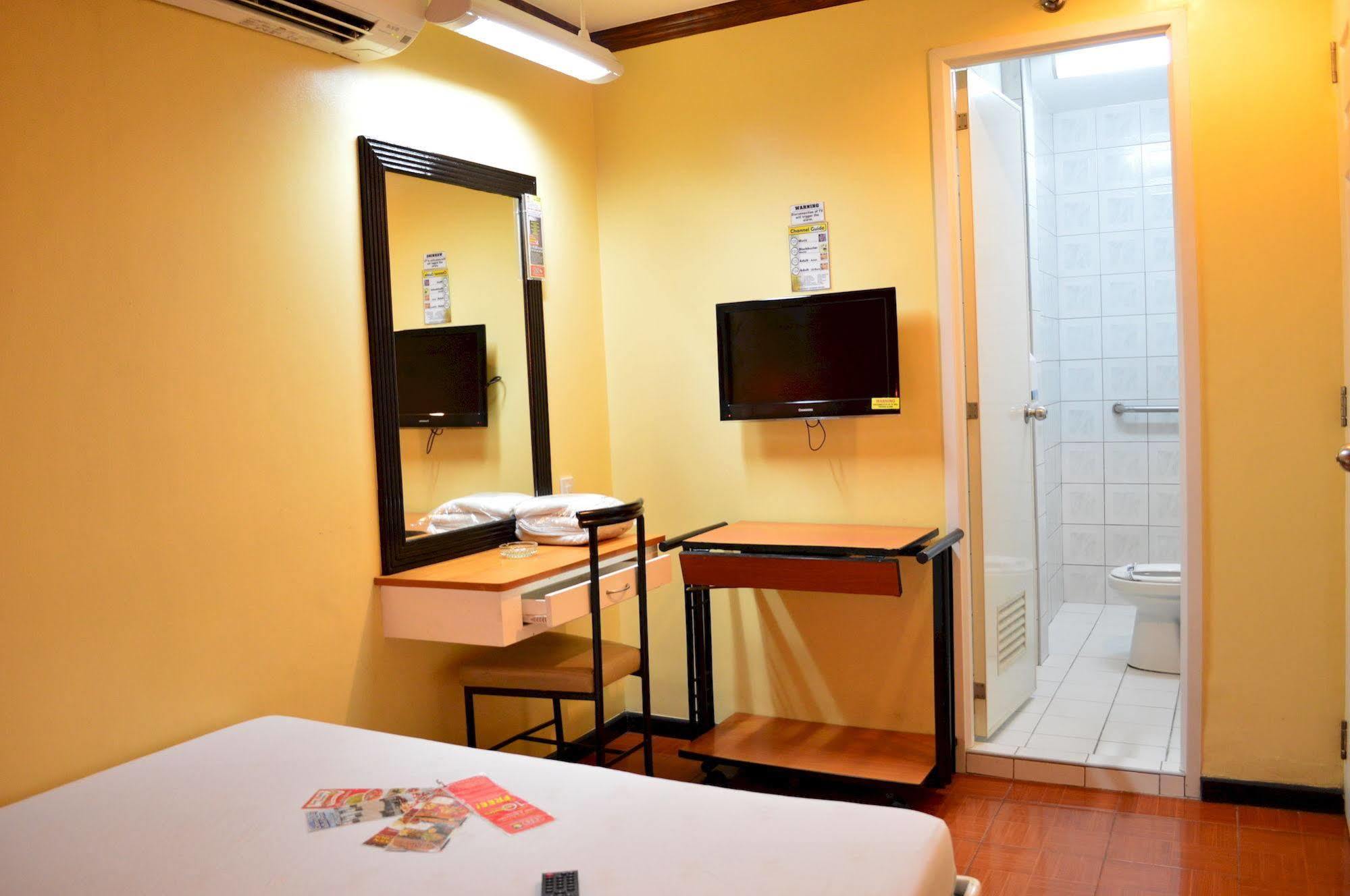 Hotel Sogo Edsa Caloocan Экстерьер фото